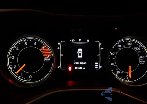 2016 Jeep Cherokee Latitude z USA, uszkodzony, nr VIN 1C4PJMCS8GW283397